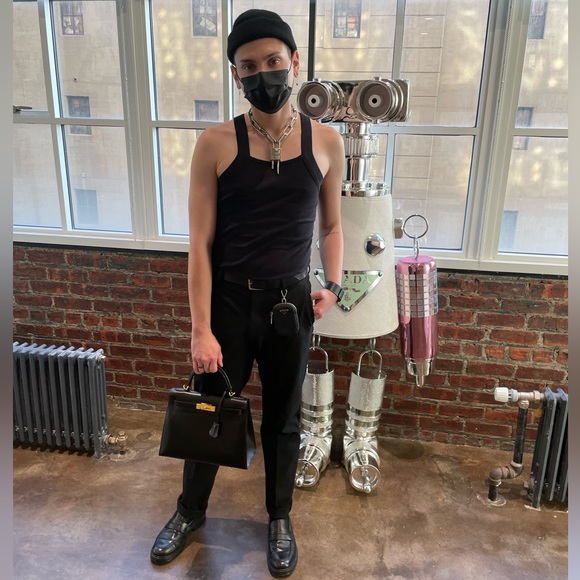 Hi there! I’m Aspen. Feel free to message me and ask any questions IG: Aspen.NYC - Picture 3 of 3